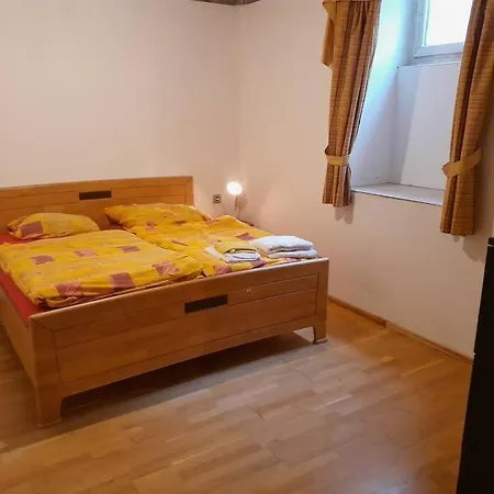 Old 2-room Souterrain Flat Apartmán