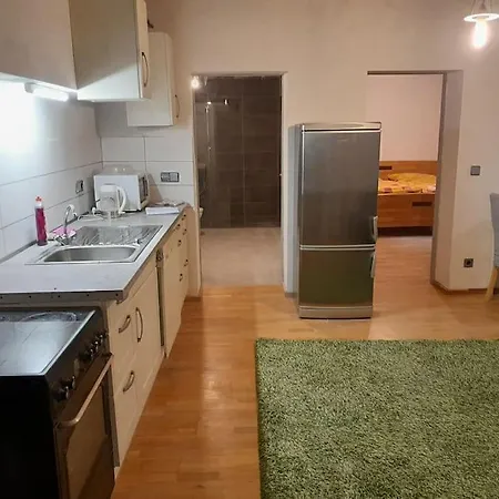 Apartmán Old 2-room Souterrain Flat *